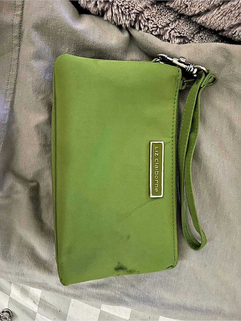 Liz Claiborne Green Wristlet Clutch